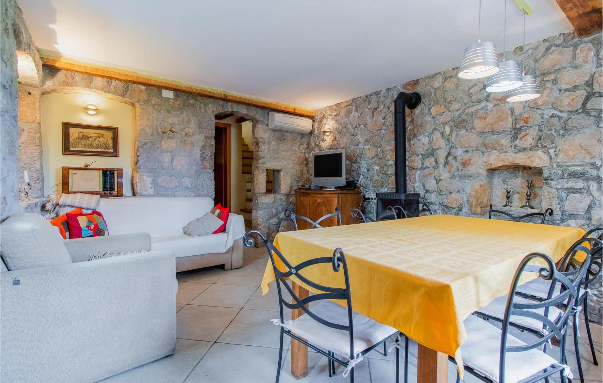 Stunning Home In Bribir With Wifi Exterior foto